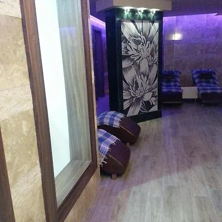 Apartahotel Lavinia &